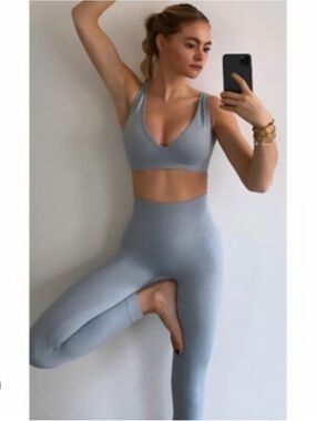 WeWoreWhat light blue Seamless High-Waist Leggings Set